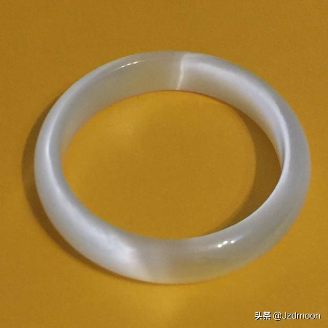 猫眼手镯一般多少钱猫眼石手镯翡翠知识-第1张图片-翡翠网 猫眼手镯一般多少钱猫眼石手镯翡翠知识-第1张图片-翡翠网
