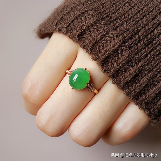 指环型翡翠戒指价格翡翠戒指可以当婚戒吗-第2张图片-翡翠网 指环型翡翠戒指价格翡翠戒指可以当婚戒吗-第2张图片-翡翠网