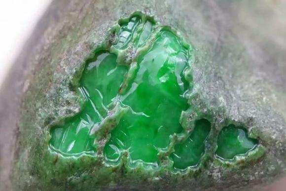 冰种翡翠原石翡翠毛料冷知识-第1张图片-翡翠网 冰种翡翠原石翡翠毛料冷知识-第1张图片-翡翠网