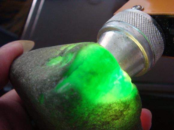 冰种翡翠原石翡翠毛料冷知识-第6张图片-翡翠网 冰种翡翠原石翡翠毛料冷知识-第6张图片-翡翠网