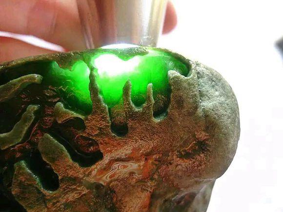 冰种翡翠原石翡翠毛料冷知识-第8张图片-翡翠网 冰种翡翠原石翡翠毛料冷知识-第8张图片-翡翠网