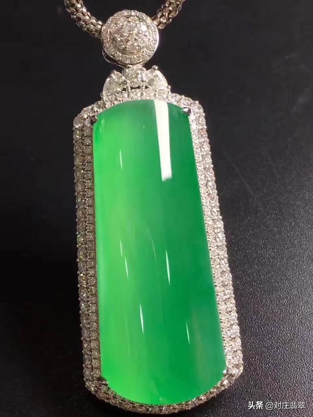 糯冰种翡翠吊坠多少钱,冰种翡翠吊坠一般价格-第8张图片-翡翠网 糯冰种翡翠吊坠多少钱,冰种翡翠吊坠一般价格-第8张图片-翡翠网