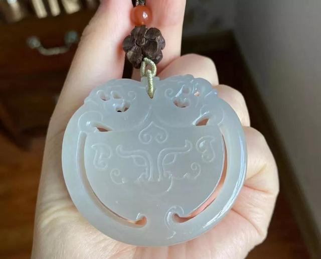 翡翠加宽手镯的简单介绍-第2张图片-翡翠网 翡翠加宽手镯的简单介绍-第2张图片-翡翠网