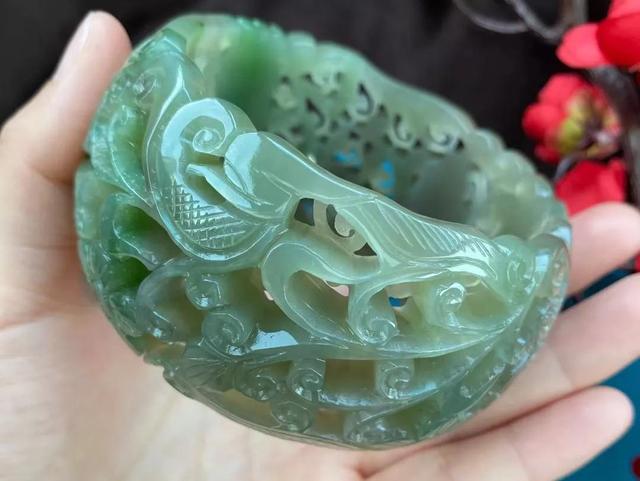 翡翠加宽手镯的简单介绍-第6张图片-翡翠网 翡翠加宽手镯的简单介绍-第6张图片-翡翠网