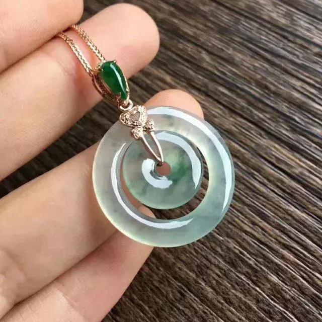 冰种翡翠小佛价格的简单介绍-第3张图片-翡翠网 冰种翡翠小佛价格的简单介绍-第3张图片-翡翠网