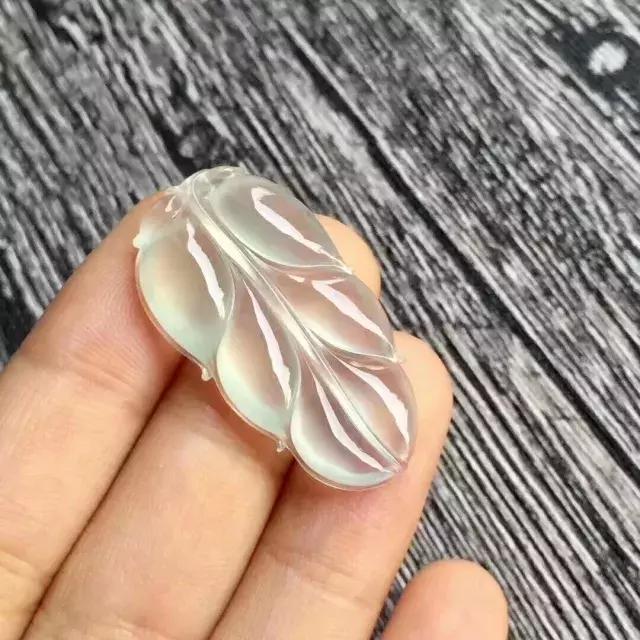 冰种翡翠小佛价格的简单介绍-第10张图片-翡翠网 冰种翡翠小佛价格的简单介绍-第10张图片-翡翠网