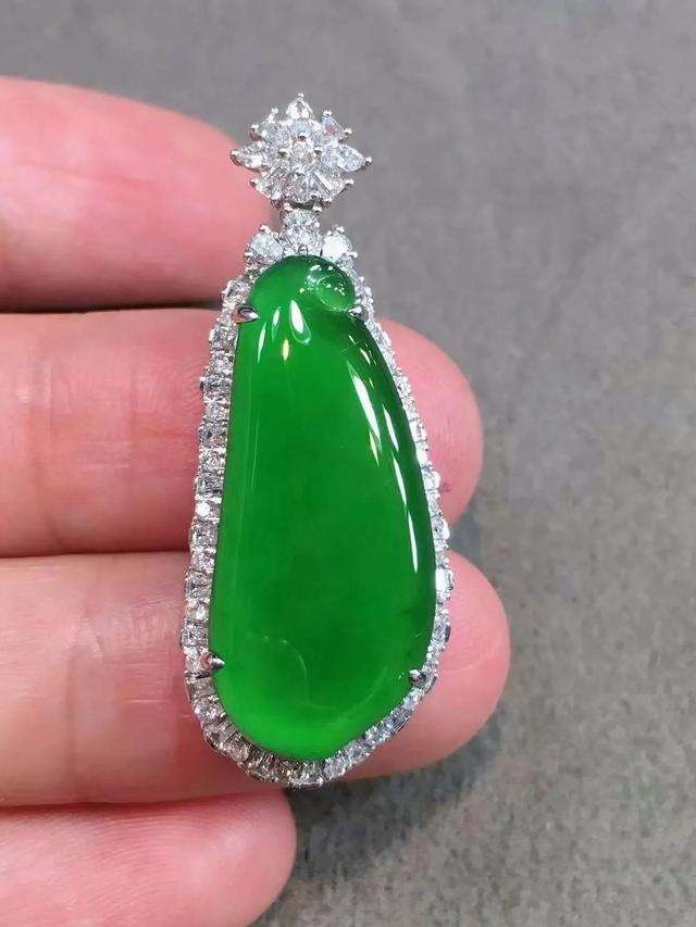 金镶翡翠吊坠图片,镶金翡翠价格-第6张图片-翡翠网 金镶翡翠吊坠图片,镶金翡翠价格-第6张图片-翡翠网