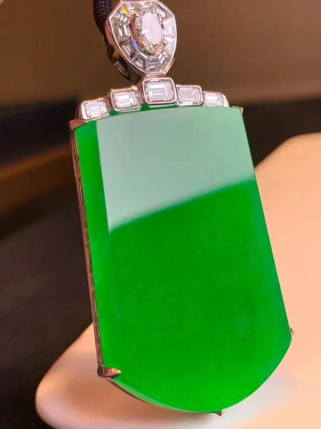 金镶翡翠吊坠图片,镶金翡翠价格-第7张图片-翡翠网 金镶翡翠吊坠图片,镶金翡翠价格-第7张图片-翡翠网