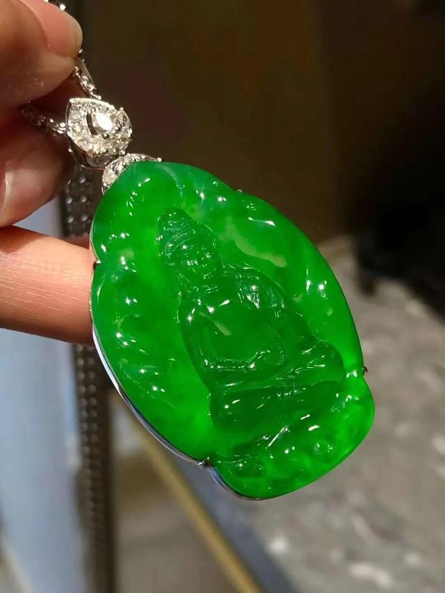 金镶翡翠吊坠图片,镶金翡翠价格-第8张图片-翡翠网 金镶翡翠吊坠图片,镶金翡翠价格-第8张图片-翡翠网