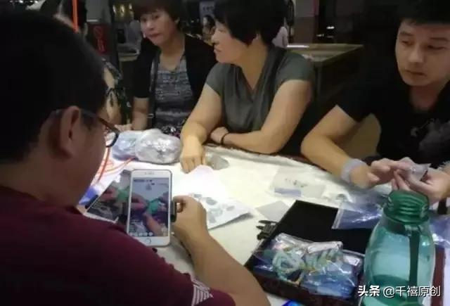 千禧翡翠手镯定制的直播间,冰种翡翠手镯-第11张图片-翡翠网 千禧翡翠手镯定制的直播间,冰种翡翠手镯-第11张图片-翡翠网