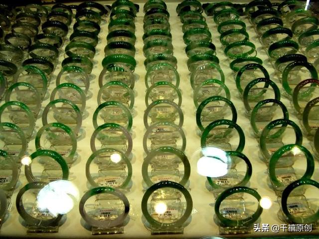 千禧翡翠手镯定制的直播间,冰种翡翠手镯-第19张图片-翡翠网 千禧翡翠手镯定制的直播间,冰种翡翠手镯-第19张图片-翡翠网