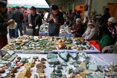 千禧翡翠手镯定制的直播间,冰种翡翠手镯-第26张图片-翡翠网 千禧翡翠手镯定制的直播间,冰种翡翠手镯-第26张图片-翡翠网