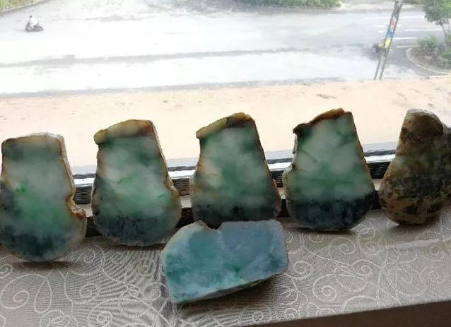 翡翠原石去皮抛光哪里加翡翠原石加v视频-第3张图片-翡翠网 翡翠原石去皮抛光哪里加翡翠原石加v视频-第3张图片-翡翠网