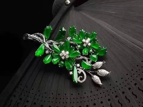 清代老翡翠玉币价格清朝翡翠价格-第1张图片-翡翠网 清代老翡翠玉币价格清朝翡翠价格-第1张图片-翡翠网