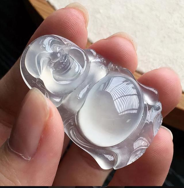 糯种翡翠吊坠价格什么是糯种翡翠-第8张图片-翡翠网 糯种翡翠吊坠价格什么是糯种翡翠-第8张图片-翡翠网