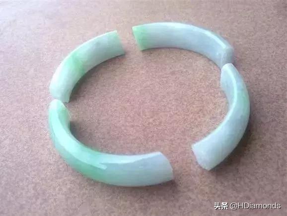 翡翠手镯4000砸坏翡翠手镯视频-第13张图片-翡翠网