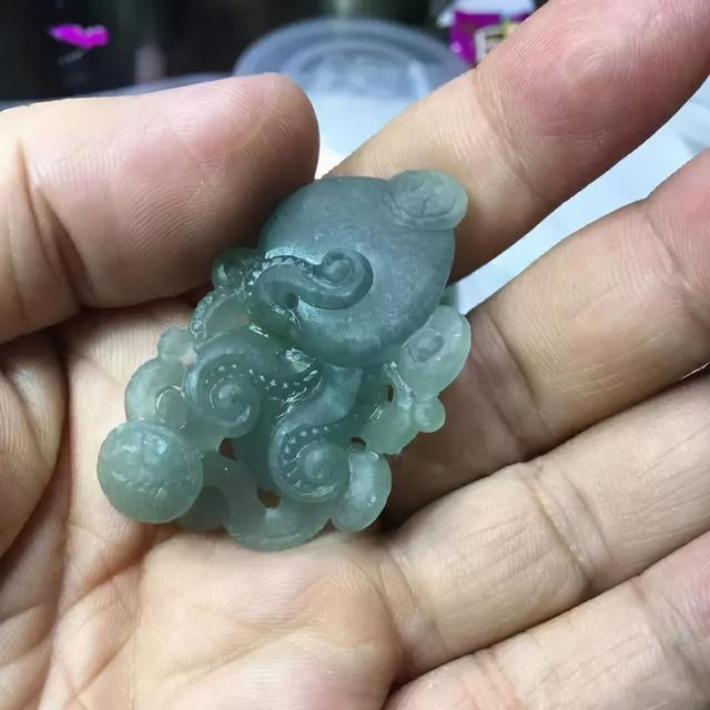 翡翠加工方面的知识,出土翡翠手镯-第5张图片-翡翠网 翡翠加工方面的知识,出土翡翠手镯-第5张图片-翡翠网