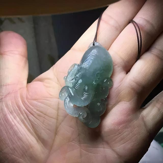 翡翠加工方面的知识,出土翡翠手镯-第6张图片-翡翠网 翡翠加工方面的知识,出土翡翠手镯-第6张图片-翡翠网