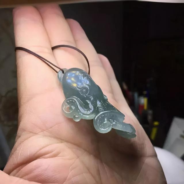 翡翠加工方面的知识,出土翡翠手镯-第7张图片-翡翠网 翡翠加工方面的知识,出土翡翠手镯-第7张图片-翡翠网