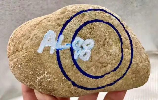 关于木那绿翡翠手镯的信息-第1张图片-翡翠网 关于木那绿翡翠手镯的信息-第1张图片-翡翠网