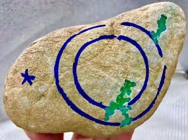 关于木那绿翡翠手镯的信息-第2张图片-翡翠网 关于木那绿翡翠手镯的信息-第2张图片-翡翠网