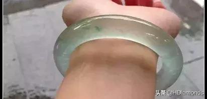 关于翡翠手镯测量方法的信息-第1张图片-翡翠网 关于翡翠手镯测量方法的信息-第1张图片-翡翠网