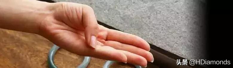 关于翡翠手镯测量方法的信息-第4张图片-翡翠网 关于翡翠手镯测量方法的信息-第4张图片-翡翠网
