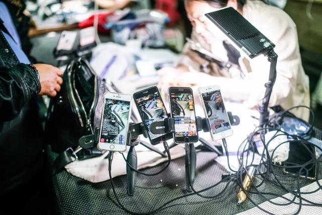 我的翡翠原石之旅十二章,超巨型翡翠原石小说-第9张图片-翡翠网 我的翡翠原石之旅十二章,超巨型翡翠原石小说-第9张图片-翡翠网