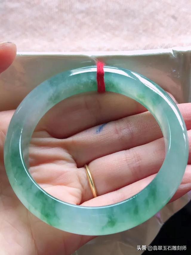 开翡翠手镯直播,翡翠镯子报价-第15张图片-翡翠网 开翡翠手镯直播,翡翠镯子报价-第15张图片-翡翠网