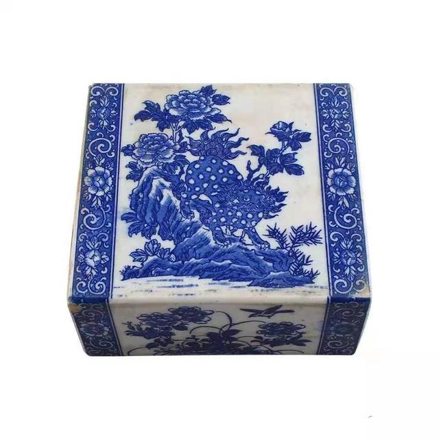 翡翠毛料原石,孔雀绿翡翠原石-第3张图片-翡翠网 翡翠毛料原石,孔雀绿翡翠原石-第3张图片-翡翠网