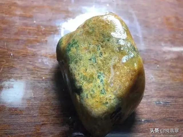 关于翡翠原石双龙戏珠的信息-第2张图片-翡翠网 关于翡翠原石双龙戏珠的信息-第2张图片-翡翠网