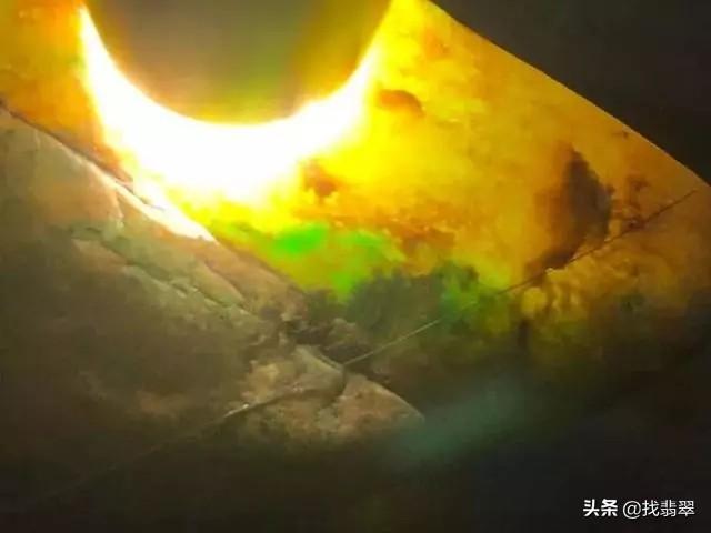 关于翡翠原石双龙戏珠的信息-第4张图片-翡翠网 关于翡翠原石双龙戏珠的信息-第4张图片-翡翠网