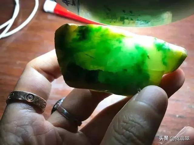 关于翡翠原石双龙戏珠的信息-第7张图片-翡翠网 关于翡翠原石双龙戏珠的信息-第7张图片-翡翠网