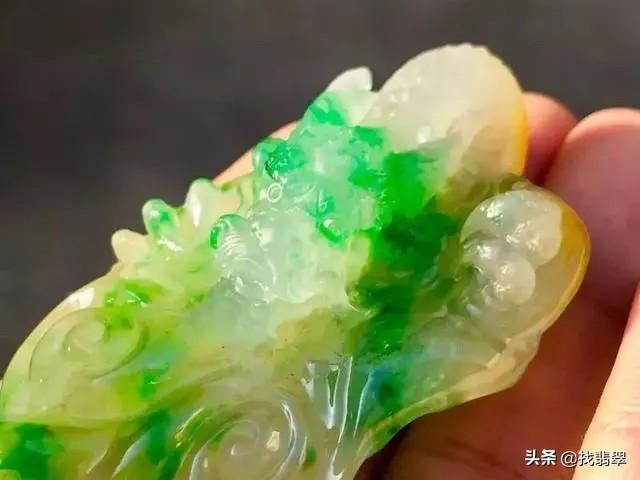 关于翡翠原石双龙戏珠的信息-第8张图片-翡翠网 关于翡翠原石双龙戏珠的信息-第8张图片-翡翠网