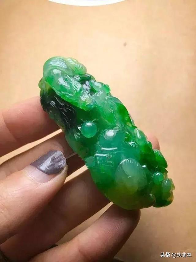 关于翡翠原石双龙戏珠的信息-第12张图片-翡翠网 关于翡翠原石双龙戏珠的信息-第12张图片-翡翠网