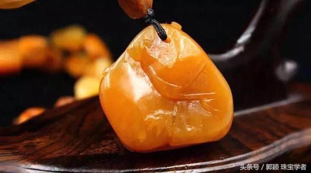 翡翠原石怎么开皮,翡翠原石蛤蟆皮-第9张图片-翡翠网 翡翠原石怎么开皮,翡翠原石蛤蟆皮-第9张图片-翡翠网