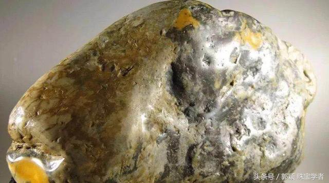 翡翠原石怎么开皮,翡翠原石蛤蟆皮-第14张图片-翡翠网 翡翠原石怎么开皮,翡翠原石蛤蟆皮-第14张图片-翡翠网