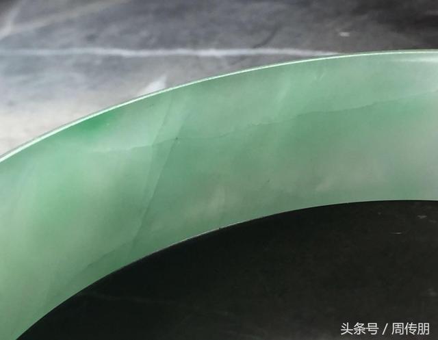 如何分辨翡翠原石是不是b货的简单介绍-第5张图片-翡翠网 如何分辨翡翠原石是不是b货的简单介绍-第5张图片-翡翠网