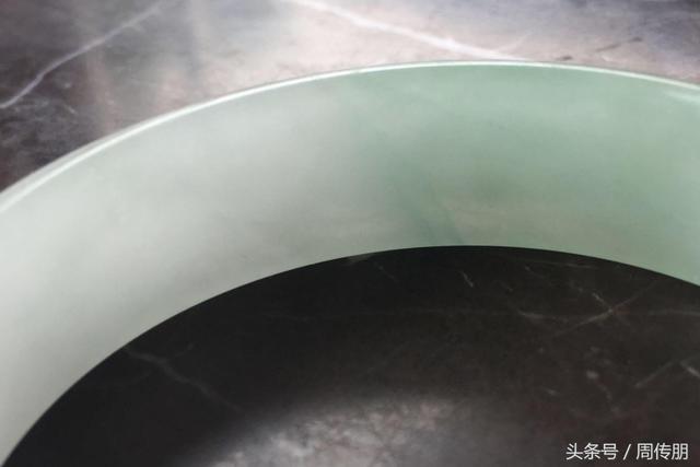 如何分辨翡翠原石是不是b货的简单介绍-第8张图片-翡翠网 如何分辨翡翠原石是不是b货的简单介绍-第8张图片-翡翠网