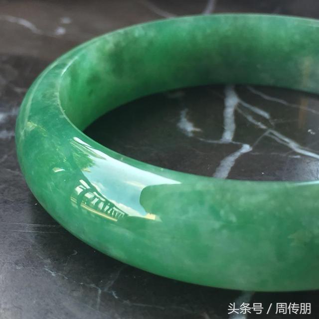 如何分辨翡翠原石是不是b货的简单介绍-第9张图片-翡翠网 如何分辨翡翠原石是不是b货的简单介绍-第9张图片-翡翠网