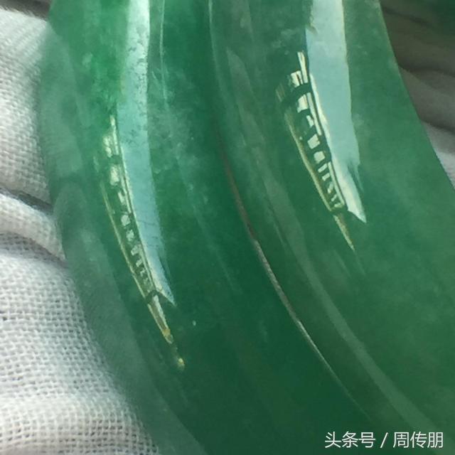 如何分辨翡翠原石是不是b货的简单介绍-第10张图片-翡翠网 如何分辨翡翠原石是不是b货的简单介绍-第10张图片-翡翠网