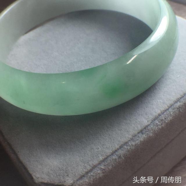 如何分辨翡翠原石是不是b货的简单介绍-第13张图片-翡翠网 如何分辨翡翠原石是不是b货的简单介绍-第13张图片-翡翠网