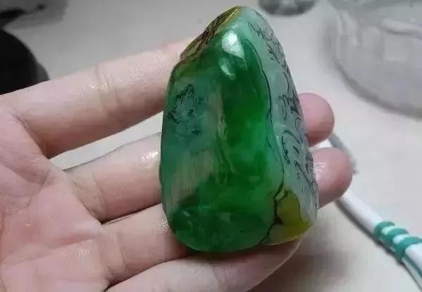 大马坎紫翡翠价格的简单介绍-第1张图片-翡翠网 大马坎紫翡翠价格的简单介绍-第1张图片-翡翠网