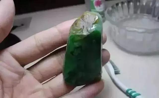 大马坎紫翡翠价格的简单介绍-第3张图片-翡翠网 大马坎紫翡翠价格的简单介绍-第3张图片-翡翠网