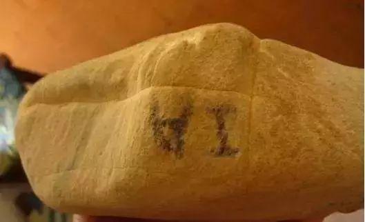 翡翠原石达木坎特点,32种翡翠颜色等级排名-第5张图片-翡翠网 翡翠原石达木坎特点,32种翡翠颜色等级排名-第5张图片-翡翠网