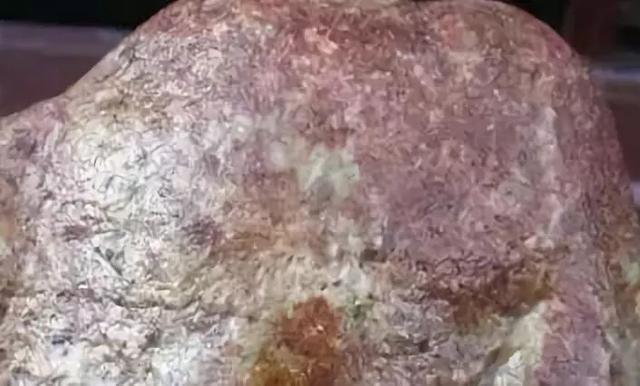 翡翠原石达木坎特点,32种翡翠颜色等级排名-第9张图片-翡翠网 翡翠原石达木坎特点,32种翡翠颜色等级排名-第9张图片-翡翠网