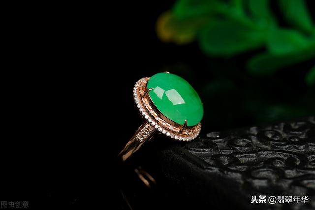 翡翠怕洗洁精吗,翡翠手镯泡水变绿怎么回事-第2张图片-翡翠网 翡翠怕洗洁精吗,翡翠手镯泡水变绿怎么回事-第2张图片-翡翠网