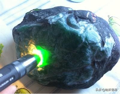 包含翡翠原石很臭的词条-第12张图片-翡翠网