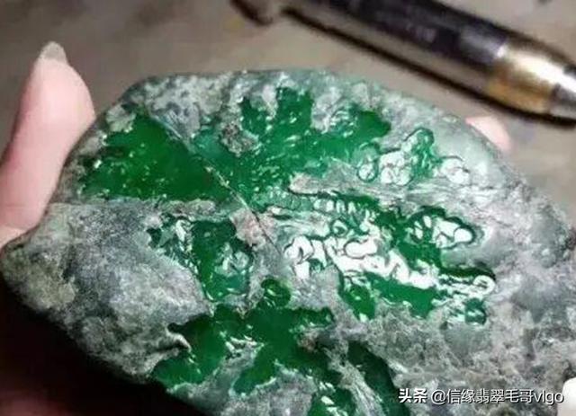 高品质小翡翠原石,翡翠原石满绿小料-第1张图片-翡翠网 高品质小翡翠原石,翡翠原石满绿小料-第1张图片-翡翠网