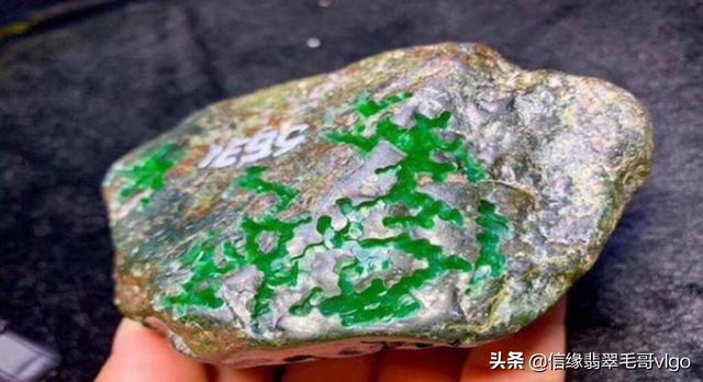 高品质小翡翠原石,翡翠原石满绿小料-第5张图片-翡翠网 高品质小翡翠原石,翡翠原石满绿小料-第5张图片-翡翠网